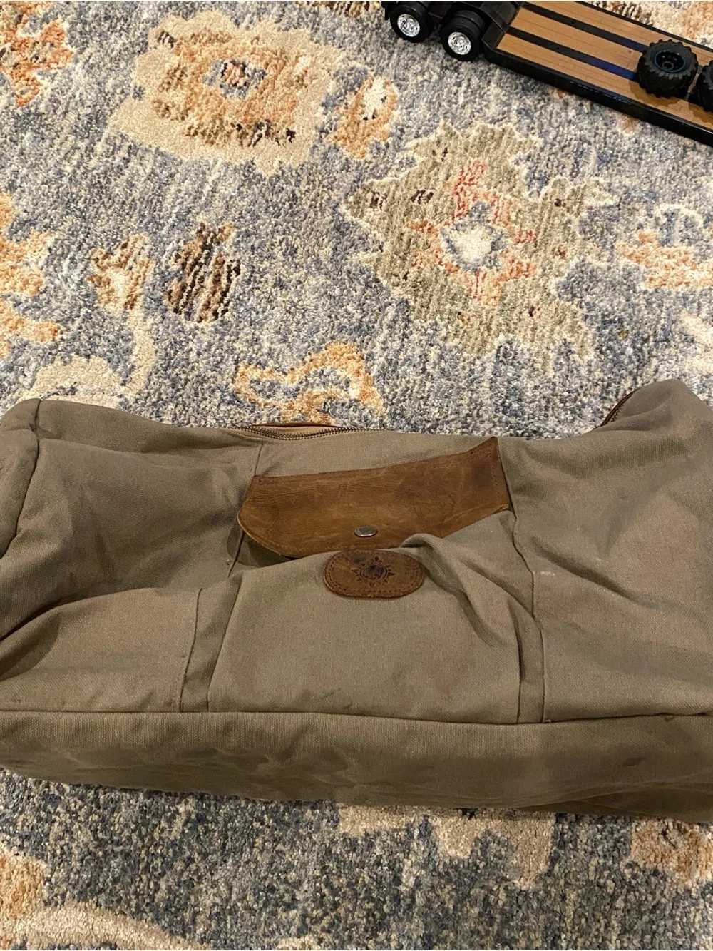 Bag, Men's Canvas Messenger Olive w/Brown Leather Trim